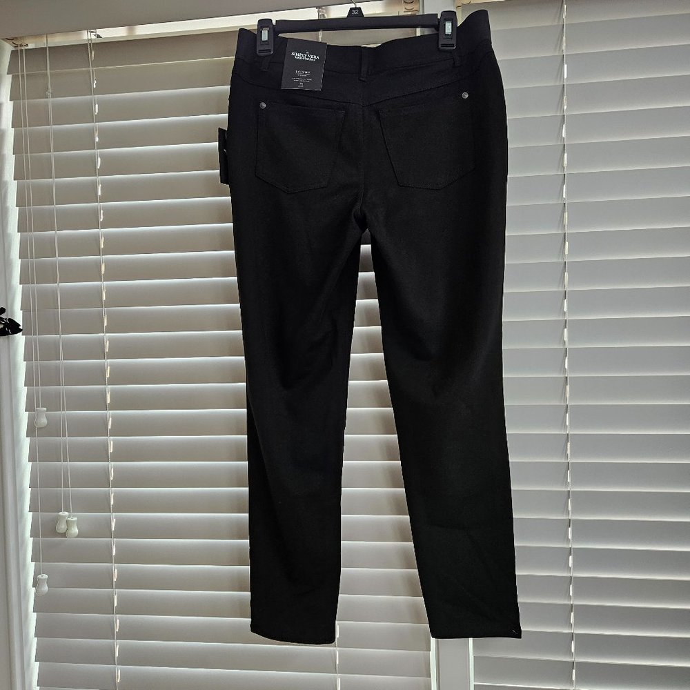 Size M Short Simply Vera Skinny Mid Rise Black Pants NWT NEW